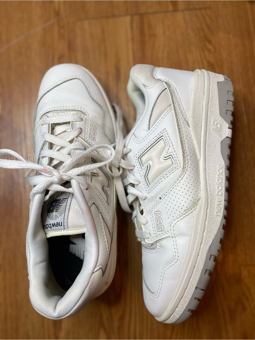 New Balance 550 White Gray Lace Up Athletic Sneakers Low Top Men’s